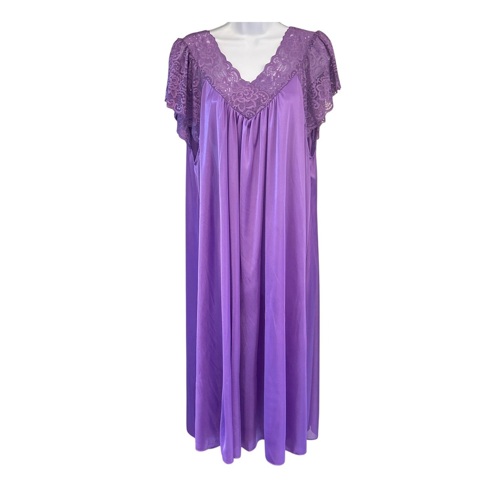 Vintage Lati Fashion Intimates Nightgown Purple Lace Romantic Coquette Lounge